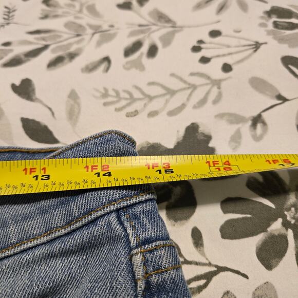 FRAME Le Boy jeans size 26 Distressed Cropped High waisted - Picture 7 of 8